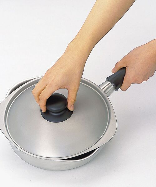 212 KITCHEN STORE / トゥーワントゥーキッチン ストア キッチンツール | 柳宗理 ステンレスアルミ三層鋼片手鍋 22cm | 詳細1