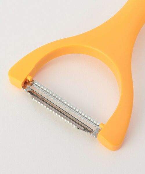 212 KITCHEN STORE / トゥーワントゥーキッチン ストア キッチンツール | お料理はかどるくるりんピーラー YE ＜marna マーナ＞ | 詳細4