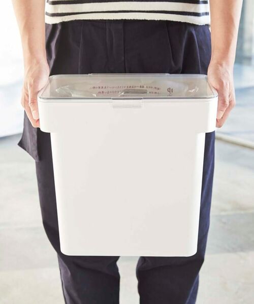 212 KITCHEN STORE / トゥーワントゥーキッチン ストア キッチンツール | 密閉袋ゴト米ビツ 5kg 計量カップ付き 山崎実業 ＜tower タワー＞ | 詳細5