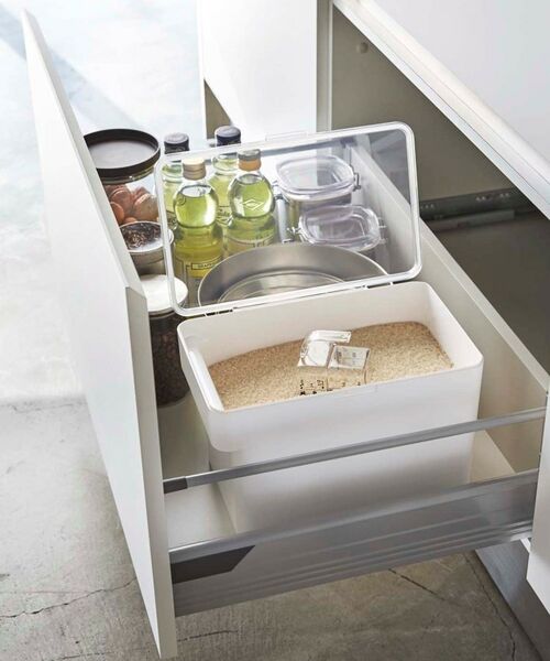 212 KITCHEN STORE / トゥーワントゥーキッチン ストア キッチンツール | 密閉シンク下米ビツ 5kg 計量カップ付 山崎実業 ＜tower タワー＞ | 詳細2