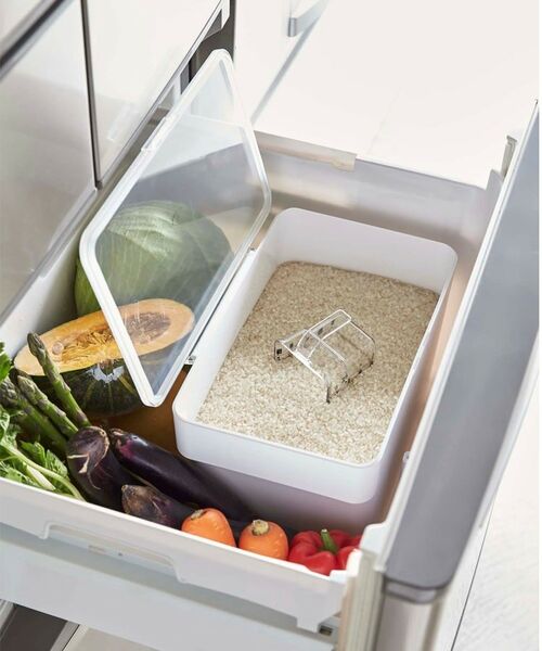 212 KITCHEN STORE/トゥーワントゥーキッチン ストア 密閉シンク下米ビツ 5kg 計量カップ付 山崎実業 <tower タワー> ホワイト(879) 00