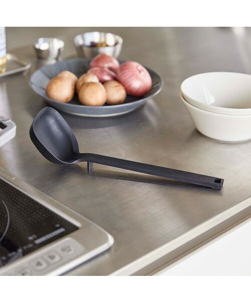 212 KITCHEN STORE / トゥーワントゥーキッチン ストア キッチンツール | シリコーンお玉 BK 山崎実業 ＜tower タワー＞ | 詳細4