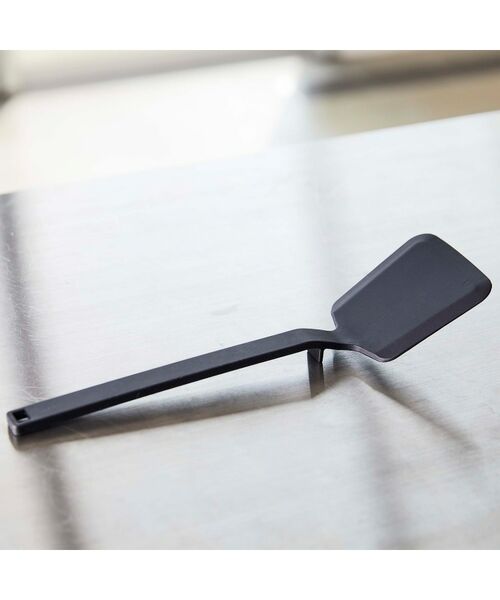 212 KITCHEN STORE / トゥーワントゥーキッチン ストア キッチンツール | シリコンフライ返し BK 山崎実業 ＜tower タワー＞ | 詳細1