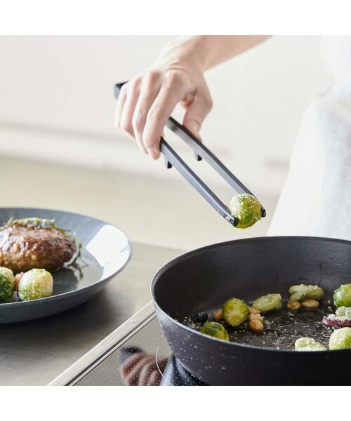 212 KITCHEN STORE / トゥーワントゥーキッチン ストア キッチンツール | シリコーン菜箸トング タワー BK 山崎実業 ＜tower タワー＞ | 詳細4