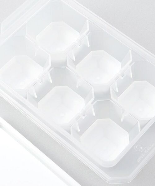 212 KITCHEN STORE / トゥーワントゥーキッチン ストア インテリア・生活雑貨・ホビー・ステーショナリー | 冷た倶楽部 取り出しやすいアイストレー6個取り (蓋付) 2個組 | 詳細4