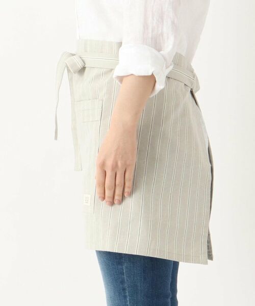 212 KITCHEN STORE / トゥーワントゥーキッチン ストア インテリア・生活雑貨・ホビー・ステーショナリー | シャンブレーストライプ カフェエプロン GY ＜212Kオリジナル ＞ | 詳細2