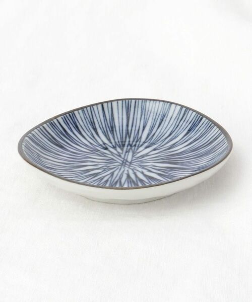 212 KITCHEN STORE / トゥーワントゥーキッチン ストア 食器 | 細十草 三角小皿 | 詳細1