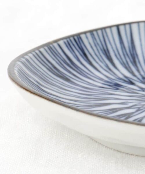 212 KITCHEN STORE / トゥーワントゥーキッチン ストア 食器 | 細十草 三角小皿 | 詳細5