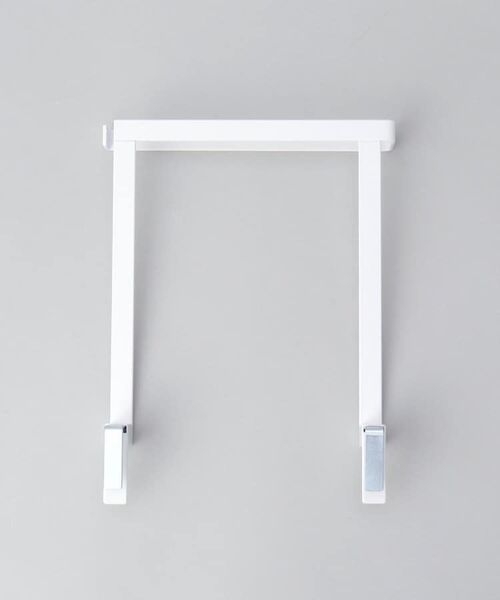 212 KITCHEN STORE / トゥーワントゥーキッチン ストア キッチンツール | キッチンシンク下収納扉タオルハンガー WH 山崎実業 ＜tower タワー＞ | 詳細3