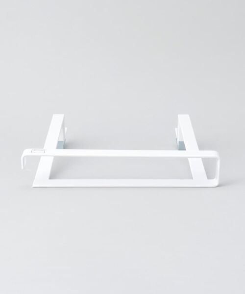 212 KITCHEN STORE / トゥーワントゥーキッチン ストア キッチンツール | キッチンシンク下収納扉タオルハンガー WH 山崎実業 ＜tower タワー＞ | 詳細4