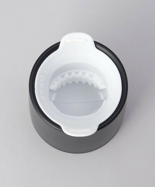 212 KITCHEN STORE / トゥーワントゥーキッチン ストア インテリア・生活雑貨・ホビー・ステーショナリー | アイスボールメーカー 2pc  シャーク ＜ZOKU ゾク＞ | 詳細2