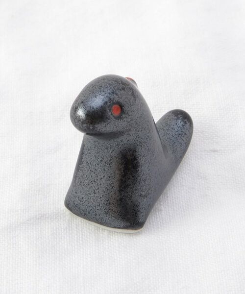 212 KITCHEN STORE / トゥーワントゥーキッチン ストア インテリア・生活雑貨・ホビー・ステーショナリー | 江戸っ子恐竜 黒×赤 ティラノザウルス 箸置 | 詳細1