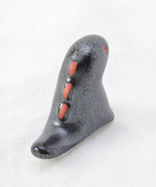 212 KITCHEN STORE / トゥーワントゥーキッチン ストア インテリア・生活雑貨・ホビー・ステーショナリー | 江戸っ子恐竜 黒×赤 ティラノザウルス 箸置 | 詳細2