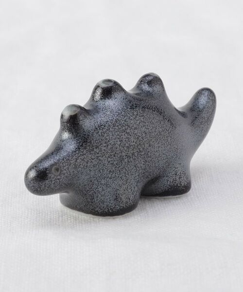 212 KITCHEN STORE / トゥーワントゥーキッチン ストア インテリア・生活雑貨・ホビー・ステーショナリー | 江戸っ子恐竜 黒×青 ステゴザウルス 箸置 | 詳細1