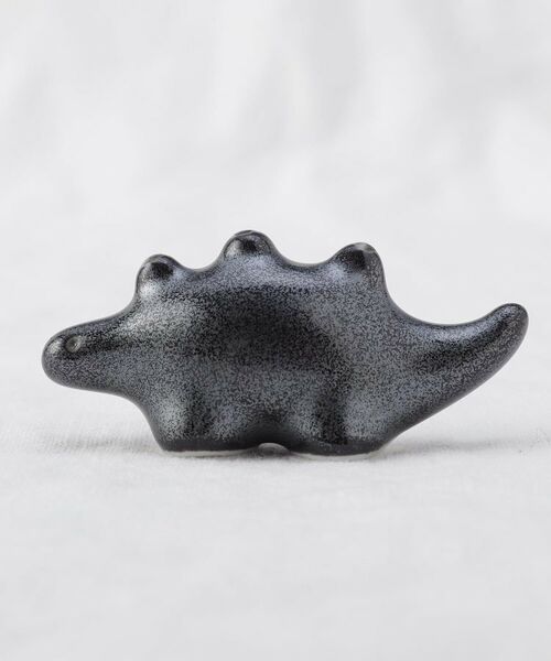 212 KITCHEN STORE / トゥーワントゥーキッチン ストア インテリア・生活雑貨・ホビー・ステーショナリー | 江戸っ子恐竜 黒×青 ステゴザウルス 箸置 | 詳細3