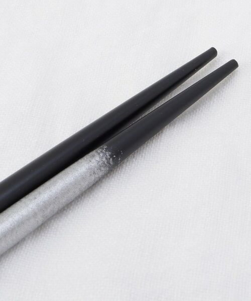 212 KITCHEN STORE / トゥーワントゥーキッチン ストア インテリア・生活雑貨・ホビー・ステーショナリー | 箸 食洗かすみ 黒銀 24cm | 詳細2