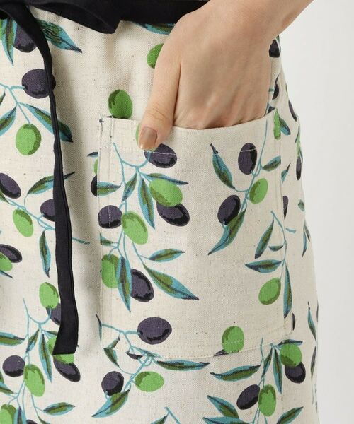 212 KITCHEN STORE / トゥーワントゥーキッチン ストア インテリア・生活雑貨・ホビー・ステーショナリー | オリーブボーダー ギャルソンエプロン NT | 詳細5