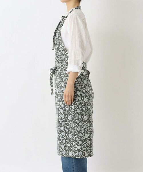 212 KITCHEN STORE / トゥーワントゥーキッチン ストア インテリア・生活雑貨・ホビー・ステーショナリー | ハンドブロックプリント エプロン DG ＜Sankara. サンカラ＞ | 詳細2