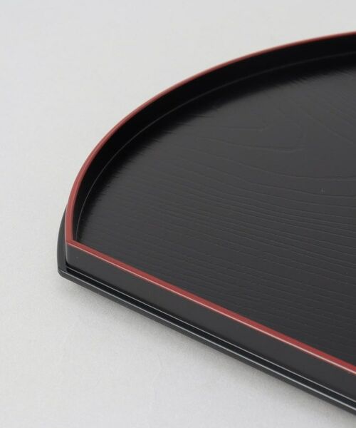 212 KITCHEN STORE / トゥーワントゥーキッチン ストア インテリア・生活雑貨・ホビー・ステーショナリー | 9.5木目半月盆 黒渕朱 | 詳細5