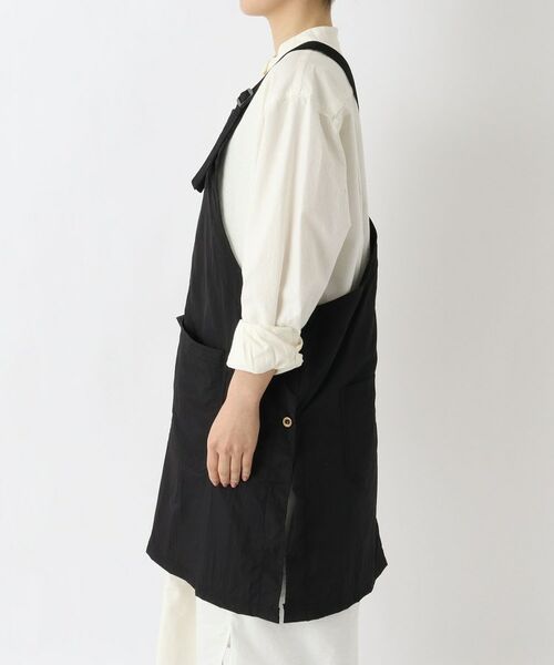 212 KITCHEN STORE / トゥーワントゥーキッチン ストア インテリア・生活雑貨・ホビー・ステーショナリー | 極軽撥水エプロン キテミテ クロ ＜FABORI ファボリ＞ | 詳細2