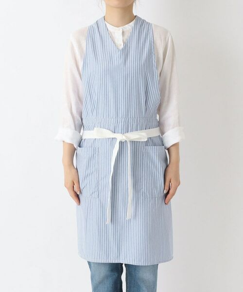 212 KITCHEN STORE / トゥーワントゥーキッチン ストア インテリア・生活雑貨・ホビー・ステーショナリー | ペンシルストライプ Vネックエプロン BL | 詳細1