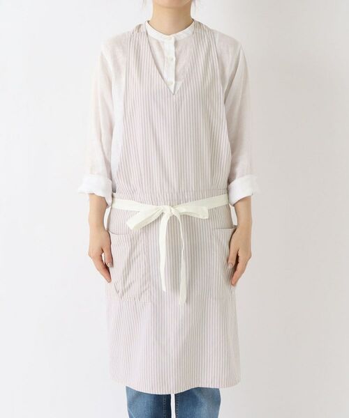212 KITCHEN STORE / トゥーワントゥーキッチン ストア インテリア・生活雑貨・ホビー・ステーショナリー | ペンシルストライプ Vネックエプロン BE | 詳細1
