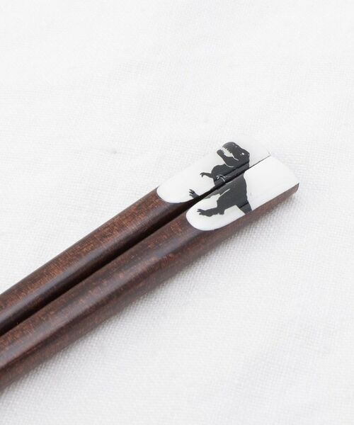 212 KITCHEN STORE / トゥーワントゥーキッチン ストア インテリア・生活雑貨・ホビー・ステーショナリー | Dinosaurs ティラノサウルス箸 23cm | 詳細2