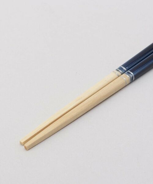 212 KITCHEN STORE / トゥーワントゥーキッチン ストア インテリア・生活雑貨・ホビー・ステーショナリー | ほんとうにすべらないお箸 23cm 桜舞うブルー | 詳細3