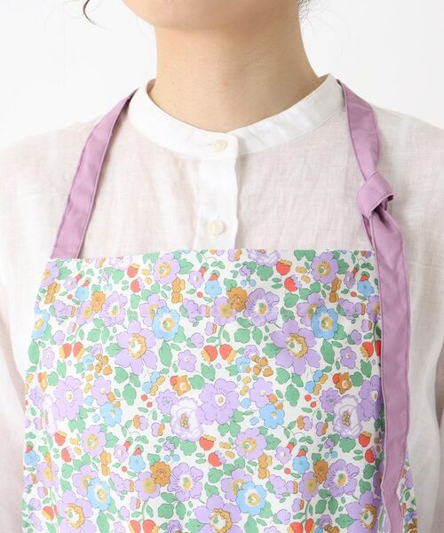 212 KITCHEN STORE / トゥーワントゥーキッチン ストア インテリア・生活雑貨・ホビー・ステーショナリー | エプロン ベッツィ PU ＜フローレットロンドン＞ | 詳細4