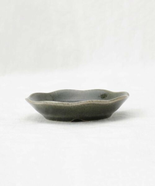 212 KITCHEN STORE / トゥーワントゥーキッチン ストア 食器 | ケイプ 梅形豆皿 オリベグリーン | 詳細2