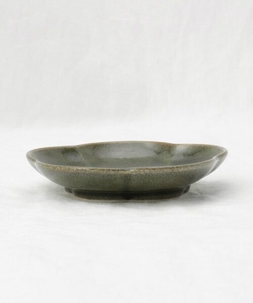 212 KITCHEN STORE / トゥーワントゥーキッチン ストア 食器 | ケイプ 梅形小皿 オリベグリーン | 詳細2