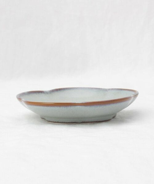 212 KITCHEN STORE / トゥーワントゥーキッチン ストア 食器 | ケイプ 梅形小皿 ライトグレー | 詳細2