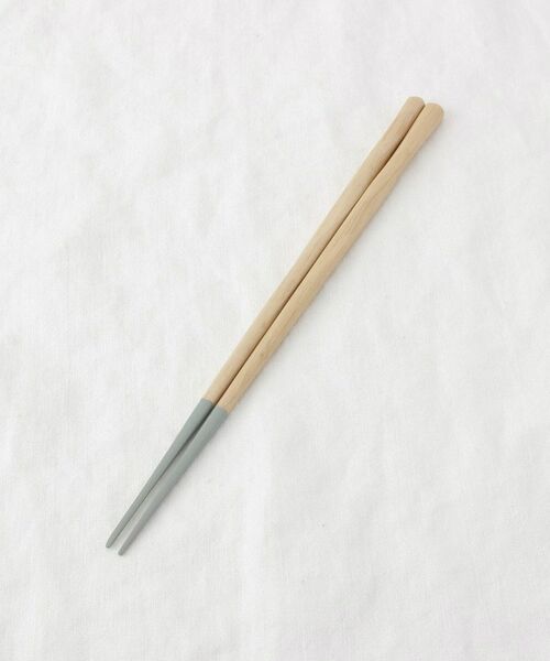 212 KITCHEN STORE / トゥーワントゥーキッチン ストア インテリア・生活雑貨・ホビー・ステーショナリー | 若狭塗り 手彫り箸 うす青 ＜ハレとケ＞ | 詳細1