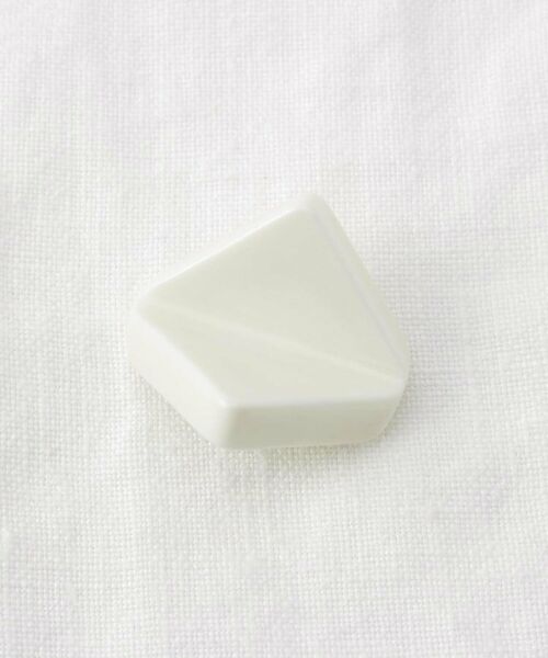 212 KITCHEN STORE / トゥーワントゥーキッチン ストア インテリア・生活雑貨・ホビー・ステーショナリー | 美濃焼 箸置き 菱 WH ＜ハレとケ＞ | 詳細1