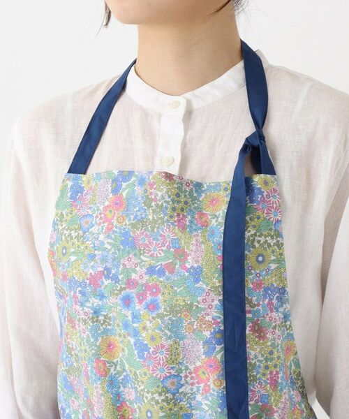212 KITCHEN STORE / トゥーワントゥーキッチン ストア インテリア・生活雑貨・ホビー・ステーショナリー | エプロン マーガレットアニー BL ＜フローレットロンドン ＞ | 詳細4