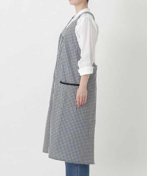 212 KITCHEN STORE / トゥーワントゥーキッチン ストア インテリア・生活雑貨・ホビー・ステーショナリー | ギンガムサッカーギャザーエプロン BK | 詳細2
