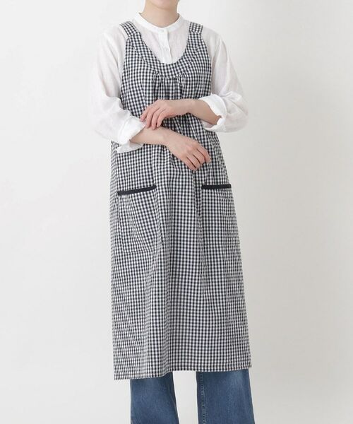 212 KITCHEN STORE / トゥーワントゥーキッチン ストア インテリア・生活雑貨・ホビー・ステーショナリー | ギンガムサッカーギャザーエプロン BK（その他）