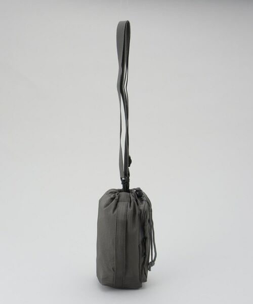 212 KITCHEN STORE / トゥーワントゥーキッチン ストア バッグ | クーラーボトルホルダーサコッシュ　チャコールブラック ＜MOTTERU モッテル＞ | 詳細3