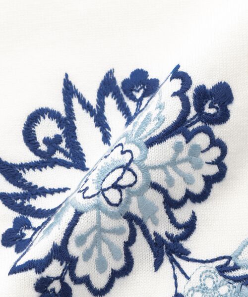49AV.junko shimada / フォーティナインアベニュージュンコシマダ ニット・セーター | フラワー刺繍入りコットンシャツ | 詳細1