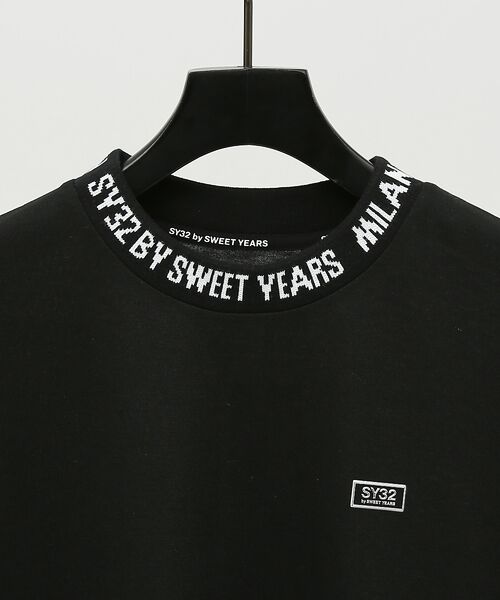 13044】SY32 by SWEET YEARS ネックデザイン ミニメタル （Tシャツ