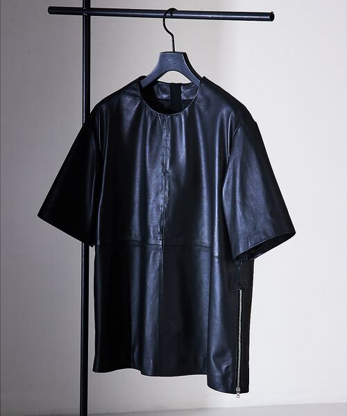 5351POUR LES HOMMES/5351プール・オム 【セットアップ対応】レザー ジップ 半袖Tシャツ ブラック 46 5351POUR LES HOMMES/5351プール・オム 【セットアップ対応】レザー ジップ 半袖Tシャツ ブラック 46