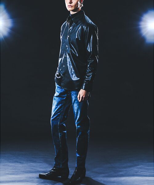 5351POUR LES HOMMES / 5351プール・オム シャツ・ブラウス | エンボスプリント レザータッチ アラベスク柄 長袖シャツ | 詳細1