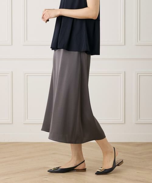 7-IDconcept / セブンアイディーコンセプト ミニ・ひざ丈スカート | サテンナローセミフレアスカート（チャコールグレー3）