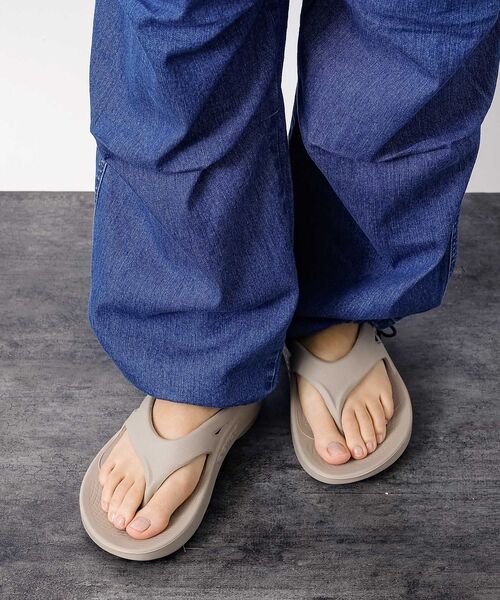 ABAHOUSE / アバハウス サンダル | 【OOFOS/ウーフォス】OORIGINAL/ウーオリジナル【予約】 | 詳細17