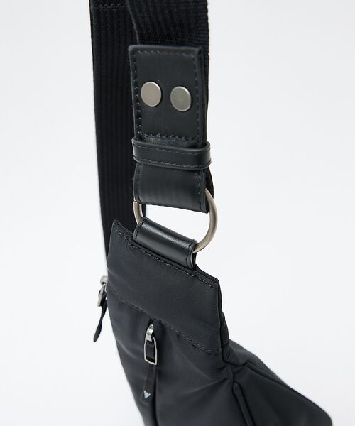 ABAHOUSE / アバハウス メッセンジャーバッグ・ウエストポーチ | 【L.E.D.BITES】アシンメトリーボディバッグ　ボンディングナイロン　B- | 詳細10