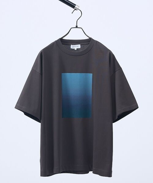 ABAHOUSE / アバハウス Tシャツ | グラデーション グラフィック プリントTシャツ/オーバーサイズ（チャコールグレー）