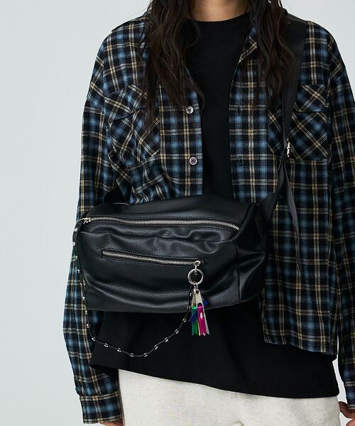 ABAHOUSE / アバハウス メッセンジャーバッグ・ウエストポーチ | 【cheek / チーク】studs body bag/ショルダーバッグ/ユニセ | 詳細12