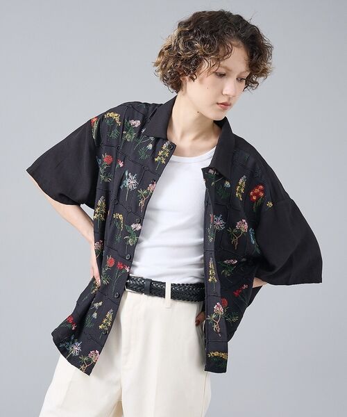 ABAHOUSE / アバハウス シャツ・ブラウス | 【Revo. / レヴォ】TH-4085 フラワーエンブロイダリー 刺繍 半袖シ | 詳細1