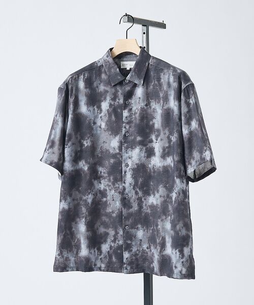 ABAHOUSE / アバハウス シャツ・ブラウス | 【リネン混】アブストラクト柄 半袖シャツ【予約】（ブラック）