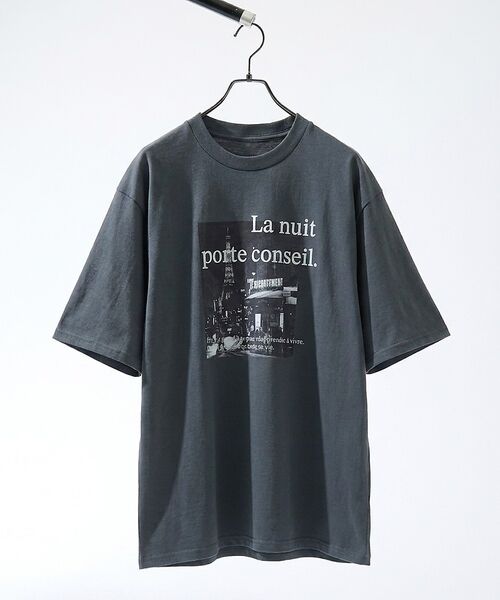 ABAHOUSE / アバハウス Tシャツ | SCENE GRAPHIC フォトTシャツ / リラックスフィット【予約】(スミクロ)